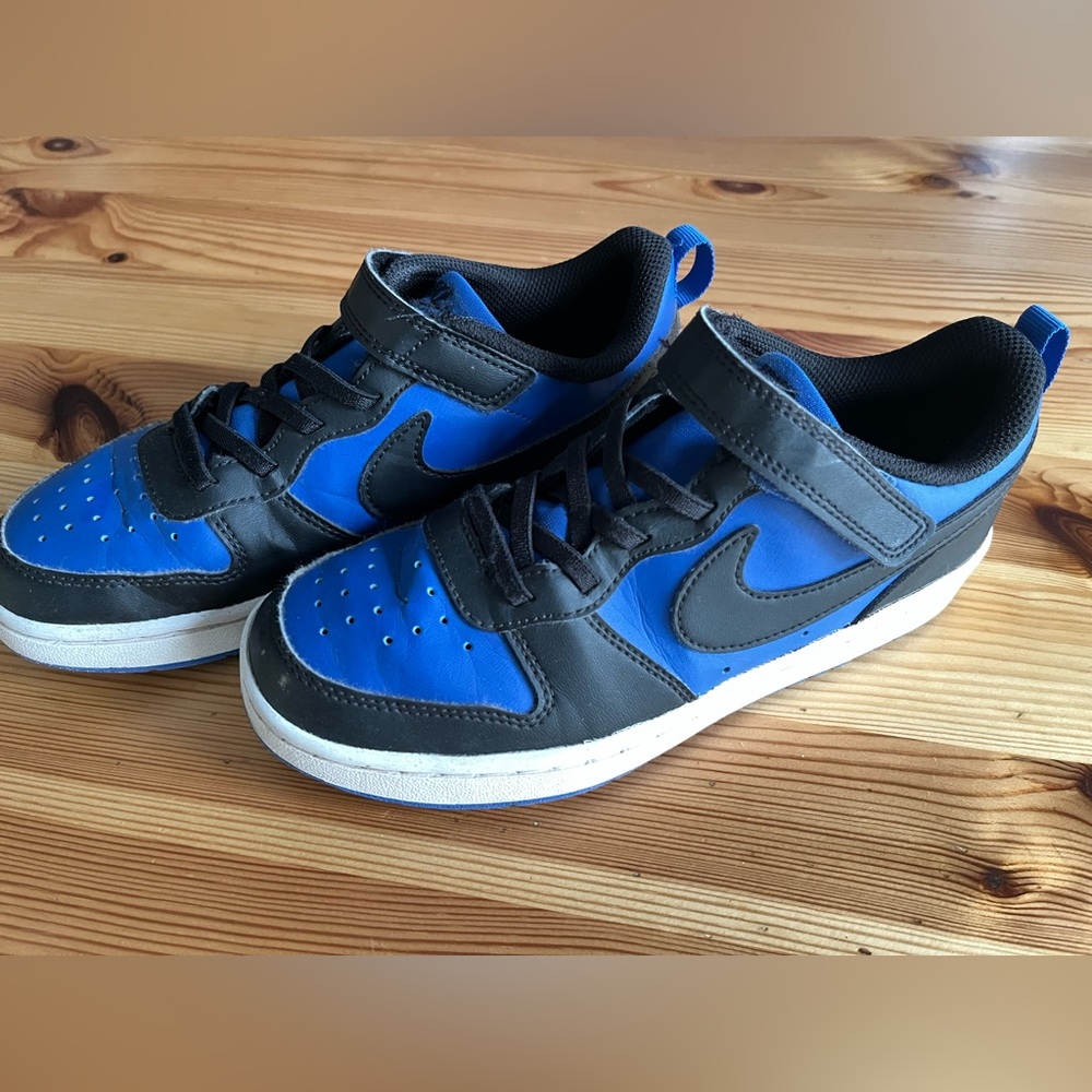 Nike Kids Blue and Black Sneakers